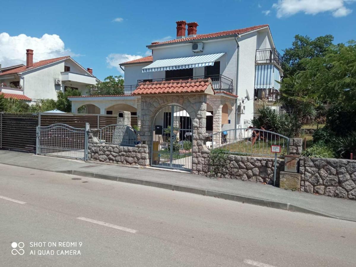 Apartment Verano Njivice Exterior foto